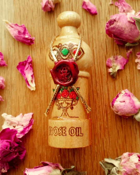 Růžový olej z damašské růže – Rosa damascena OTTO